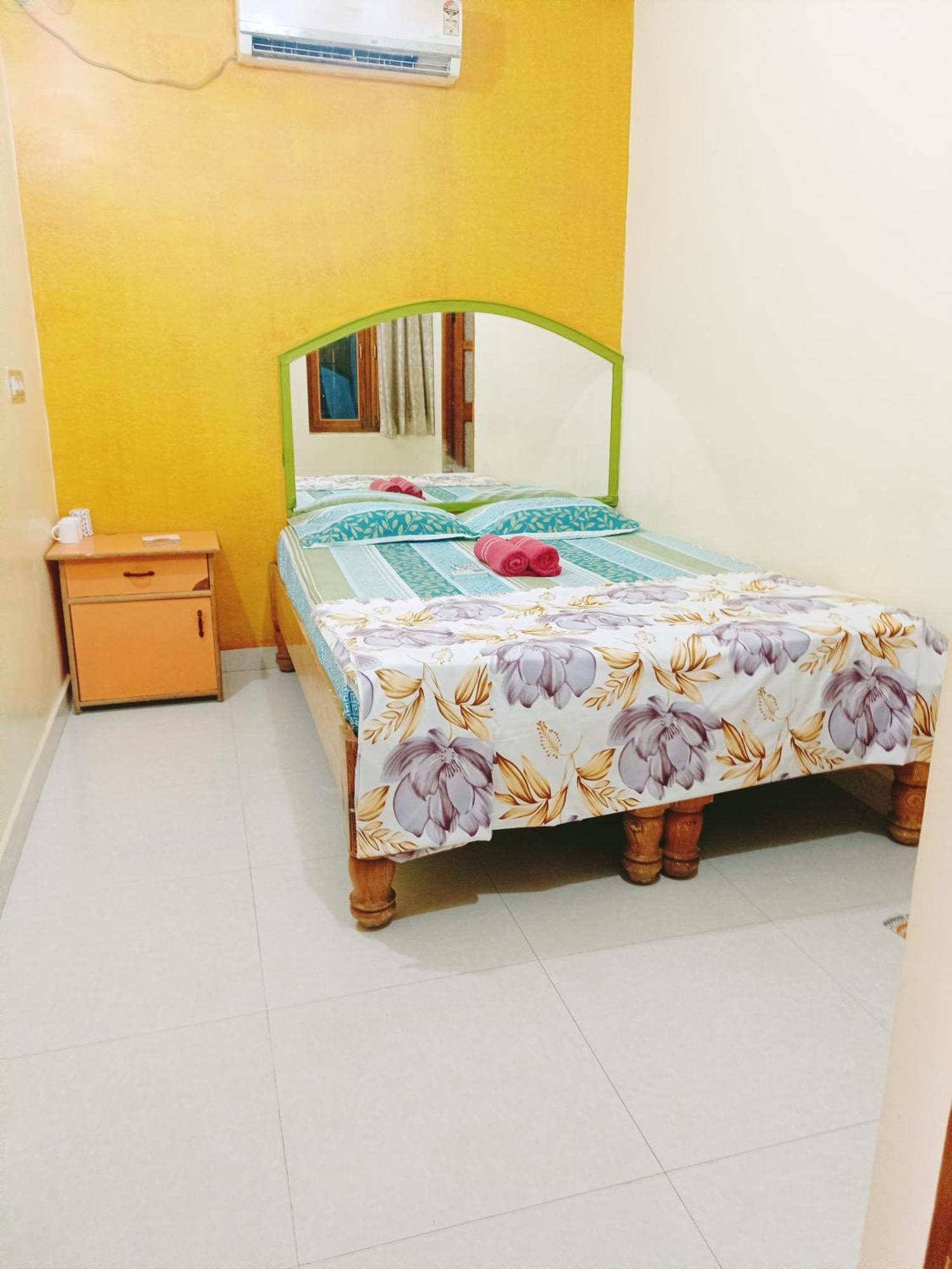 Thilak Home Stay Hampi Exterior foto
