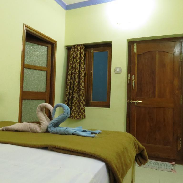 Thilak Home Stay Hampi Exterior foto