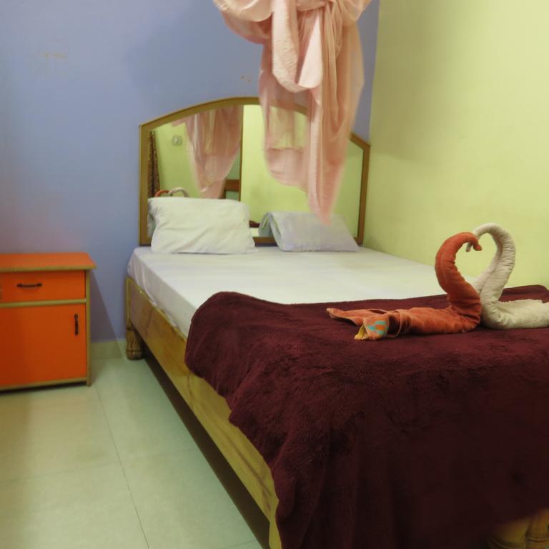 Thilak Home Stay Hampi Quarto foto